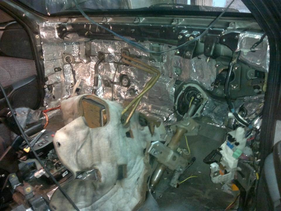 Шумоизоляция автомобиля своими руками — пошаговое руководство
