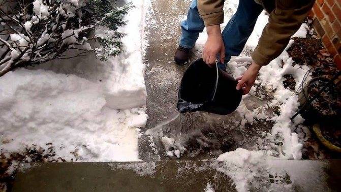 Как растопить лед в бачке омывателя