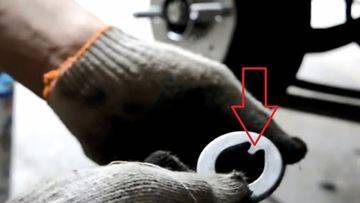 Cильно люфтит заднее правое колесо на “ТАГАЗ”