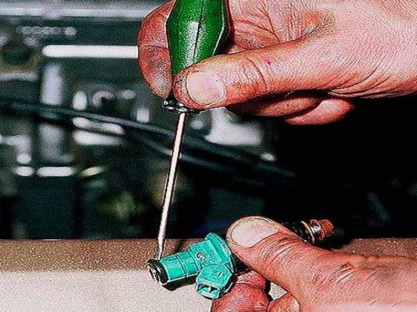 Как самому почистить форсунки